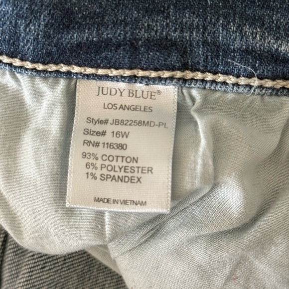 Judy Blue Skinny Fit Capri Jeans Women’s 16W Distressed - Picture 4 of 8